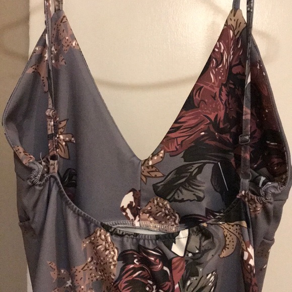 Grey Floral Body Con Dress - Picture 5 of 6
